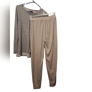 Tahari pajama set- SZ S